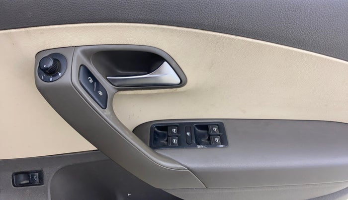 2012 Volkswagen Vento HIGHLINE DIESEL 1.6, Diesel, Manual, 93,894 km, Driver Side Door Panels Control