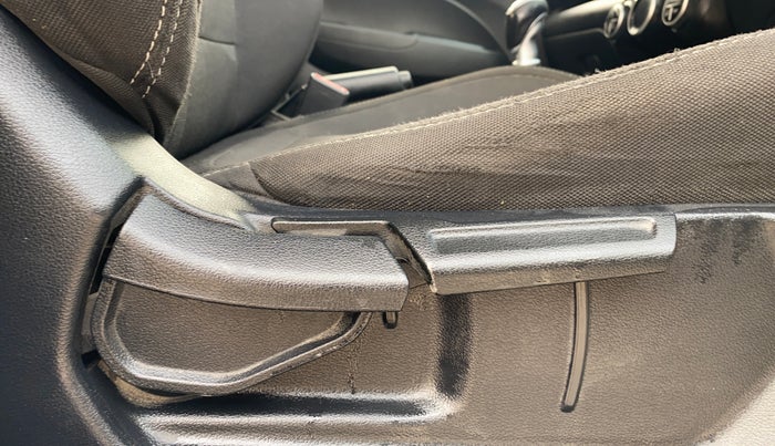 2020 Hyundai VENUE SX 1.5 CRDI, Diesel, Manual, 45,316 km, Driver Side Adjustment Panel