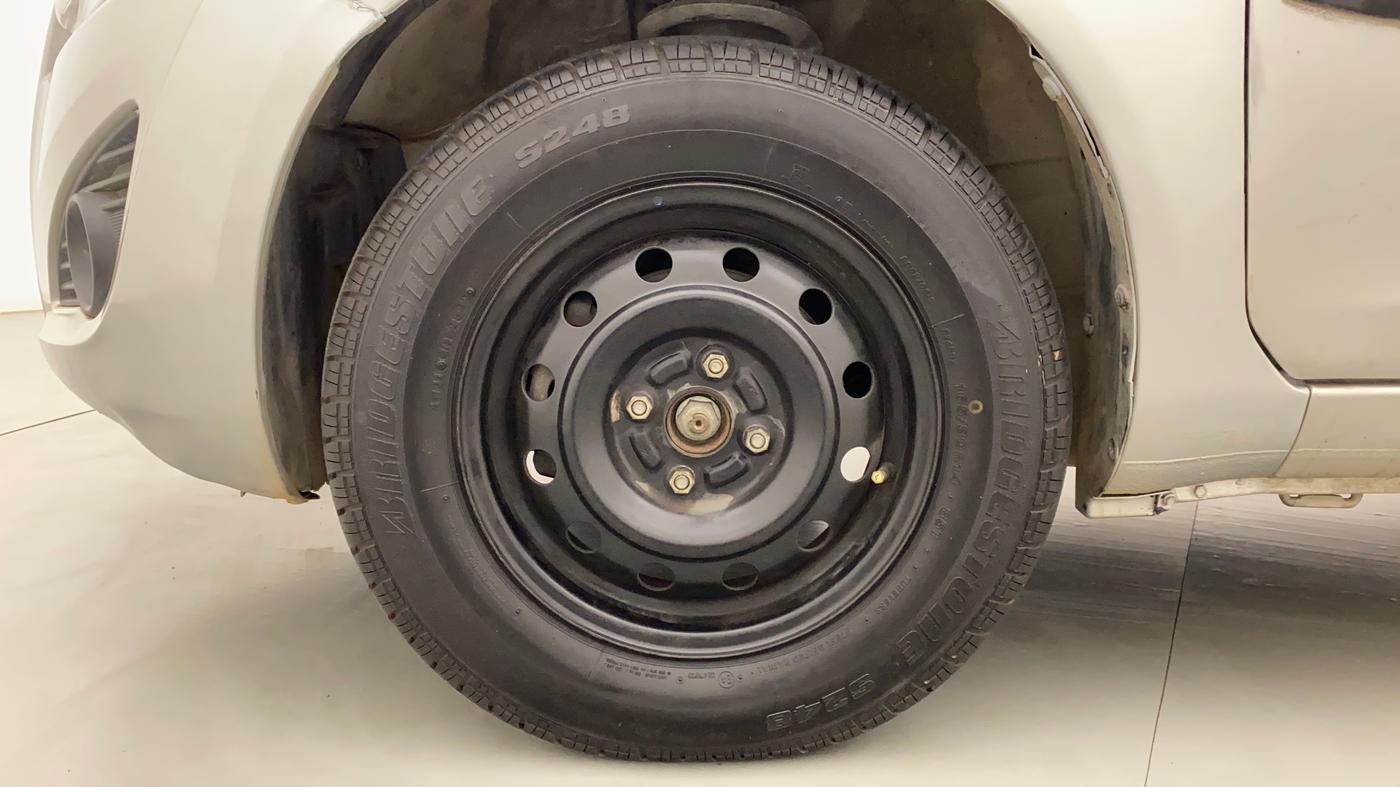 2013 Maruti Ritz VXI, Petrol, Manual, 54,850 km, Left Front Wheel