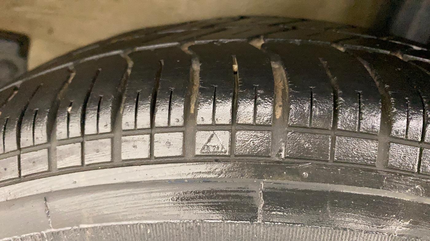 2013 Maruti Ritz VXI, Petrol, Manual, 54,850 km, Left Rear Tyre Tread