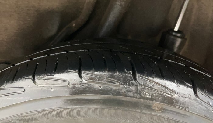 2016 Honda Amaze 1.2L I-VTEC S, Petrol, Manual, 53,646 km, Left Rear Tyre Tread