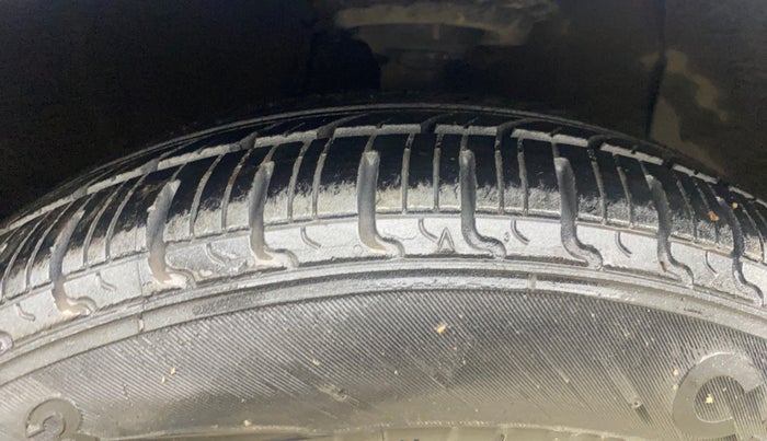 2014 Hyundai Xcent S 1.2, Petrol, Manual, 46,707 km, Right Front Tyre Tread