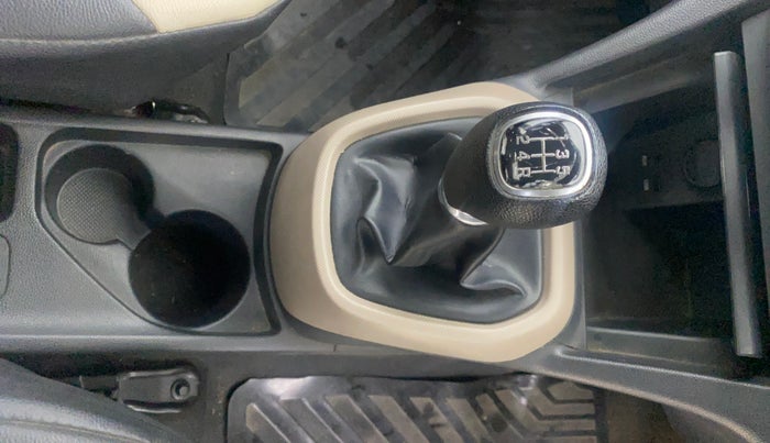 2014 Hyundai Xcent S 1.2, Petrol, Manual, 46,707 km, Gear Lever