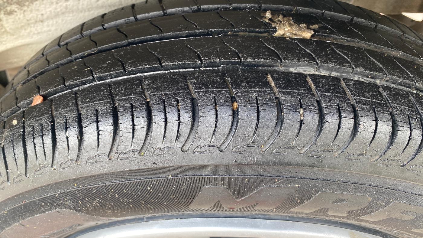 2020 Maruti S PRESSO VXI AMT, Petrol, Automatic, 49,183 km, Left Rear Tyre Tread