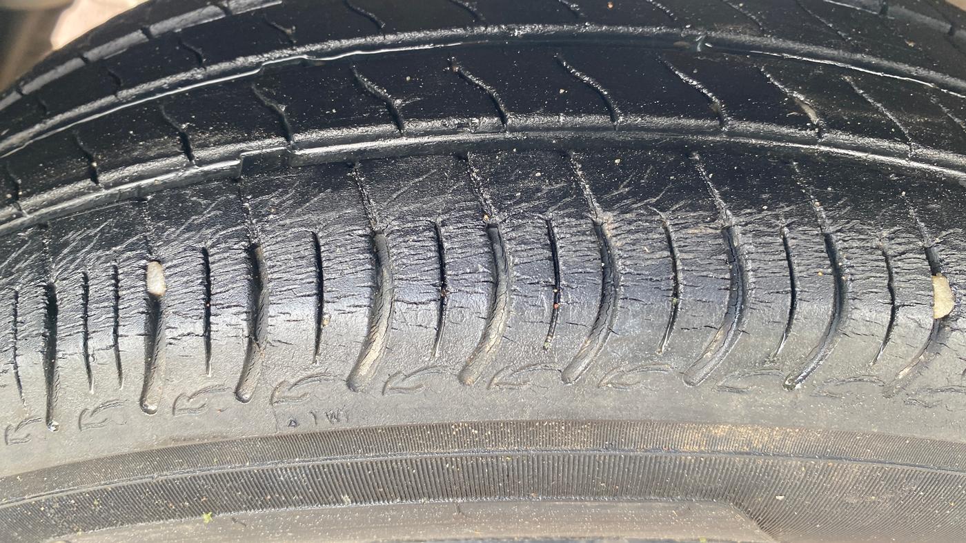 2020 Maruti S PRESSO VXI AMT, Petrol, Automatic, 49,183 km, Left Front Tyre Tread
