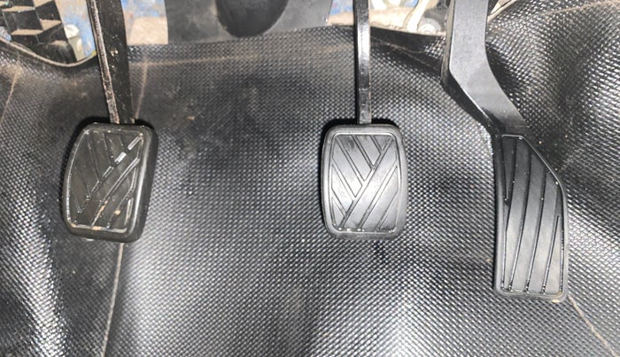 2015 Maruti Swift Dzire VXI, Petrol, Manual, 96,189 km, Pedals