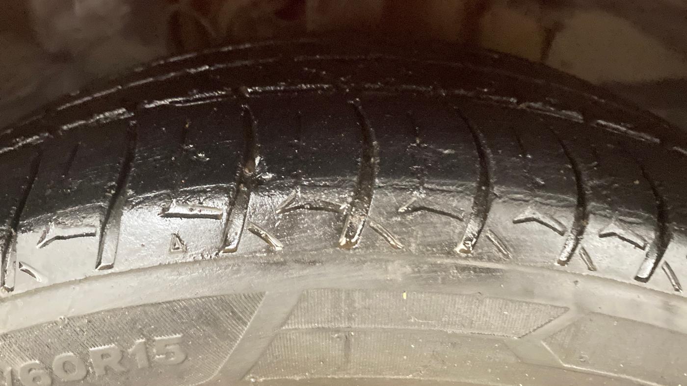 2020 Tata Tiago XZA PLUS PETROL, Petrol, Automatic, 98,344 km, Left Front Tyre Tread