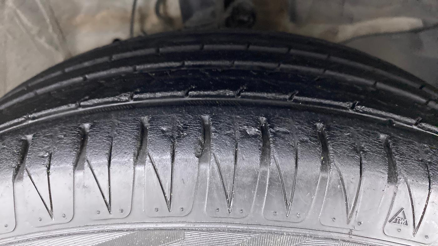 2016 Honda City V MT PETROL, Petrol, Manual, 64,273 km, Right Front Tyre Tread