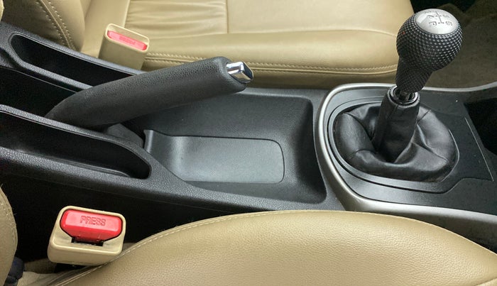 2016 Honda City V MT PETROL, Petrol, Manual, 64,273 km, Gear Lever