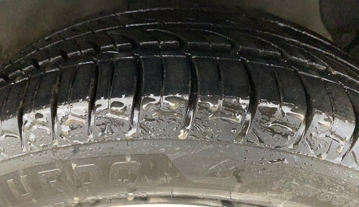 2015 Hyundai Grand i10 SPORTZ 1.2 KAPPA VTVT, Petrol, Manual, 46,802 km, Right Front Tyre Tread