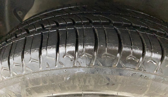 2015 Hyundai Grand i10 SPORTZ 1.2 KAPPA VTVT, Petrol, Manual, 46,802 km, Left Front Tyre Tread