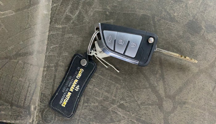 2015 Hyundai Grand i10 SPORTZ 1.2 KAPPA VTVT, Petrol, Manual, 46,802 km, Key Close Up