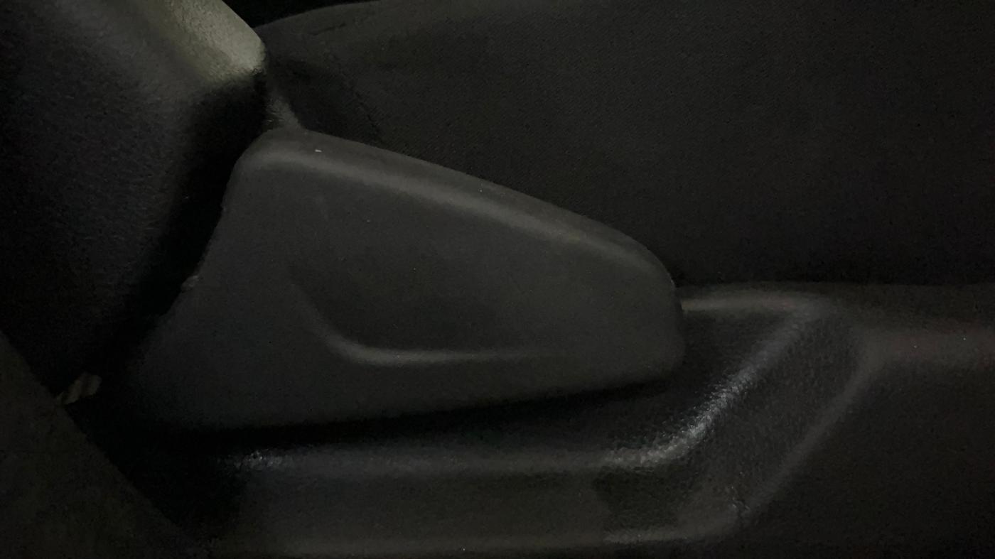 2019 Renault Kwid RXL, Petrol, Manual, 25,737 km, Driver Side Adjustment Panel