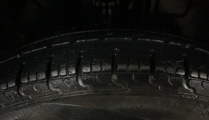 2019 Renault Kwid RXL, Petrol, Manual, 25,644 km, Right Front Tyre Tread