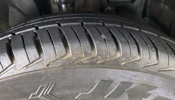 2019 Datsun Redi Go A, CNG, Manual, 20,796 km, Right Front Tyre Tread