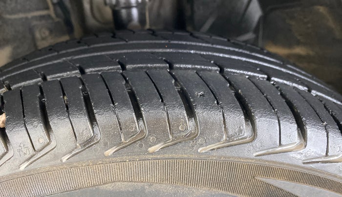 2019 Datsun Redi Go A, CNG, Manual, 20,796 km, Left Front Tyre Tread