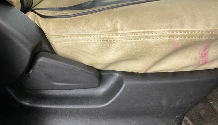 2019 Datsun Redi Go A, CNG, Manual, 20,796 km, Driver Side Adjustment Panel