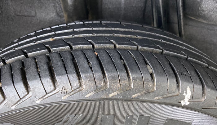 2019 Datsun Redi Go A, CNG, Manual, 20,796 km, Right Rear Tyre Tread