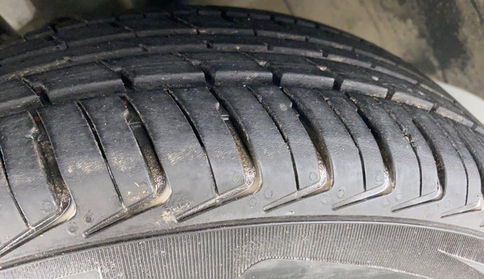 2020 Tata Tiago XE 1.2 REVOTRON, Petrol, Manual, 12,126 km, Left Front Tyre Tread