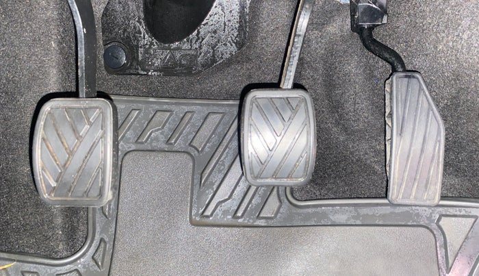 2022 Maruti IGNIS DELTA 1.2, Petrol, Manual, 24,518 km, Pedals