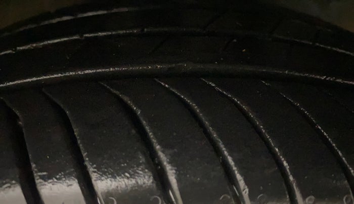 2015 Maruti Celerio VXI AMT, Petrol, Automatic, 75,130 km, Right Front Tyre Tread