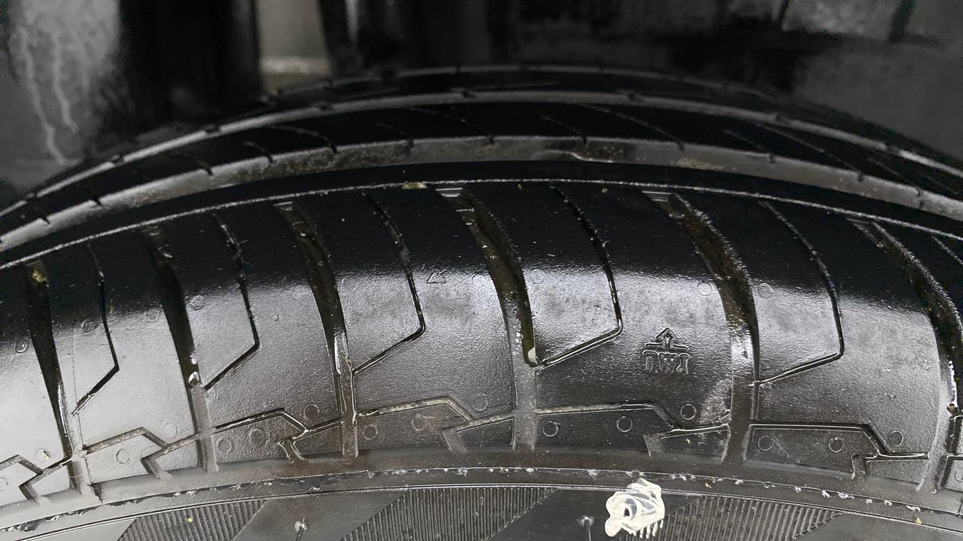 2020 Maruti Dzire VXI, Petrol, Manual, 9,415 km, Right Rear Tyre Tread