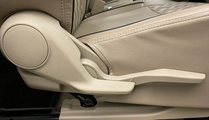 2020 Maruti Dzire VXI, Petrol, Manual, 9,415 km, Driver Side Adjustment Panel