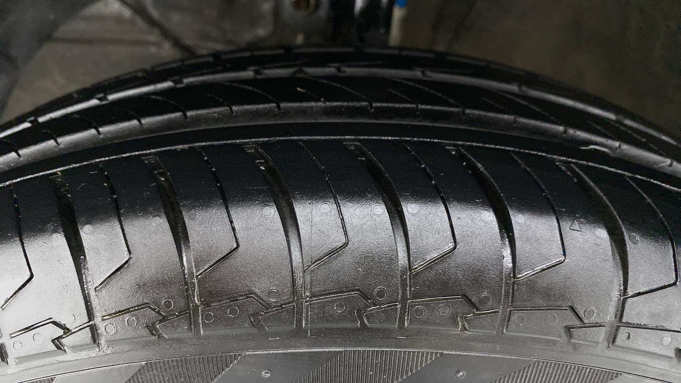 2020 Maruti Dzire VXI, Petrol, Manual, 9,415 km, Left Front Tyre Tread