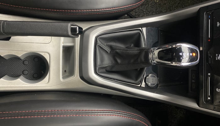 2021 Skoda KUSHAQ AMBITION 1.0L TSI AT, Petrol, Automatic, 76,745 km, Gear Lever