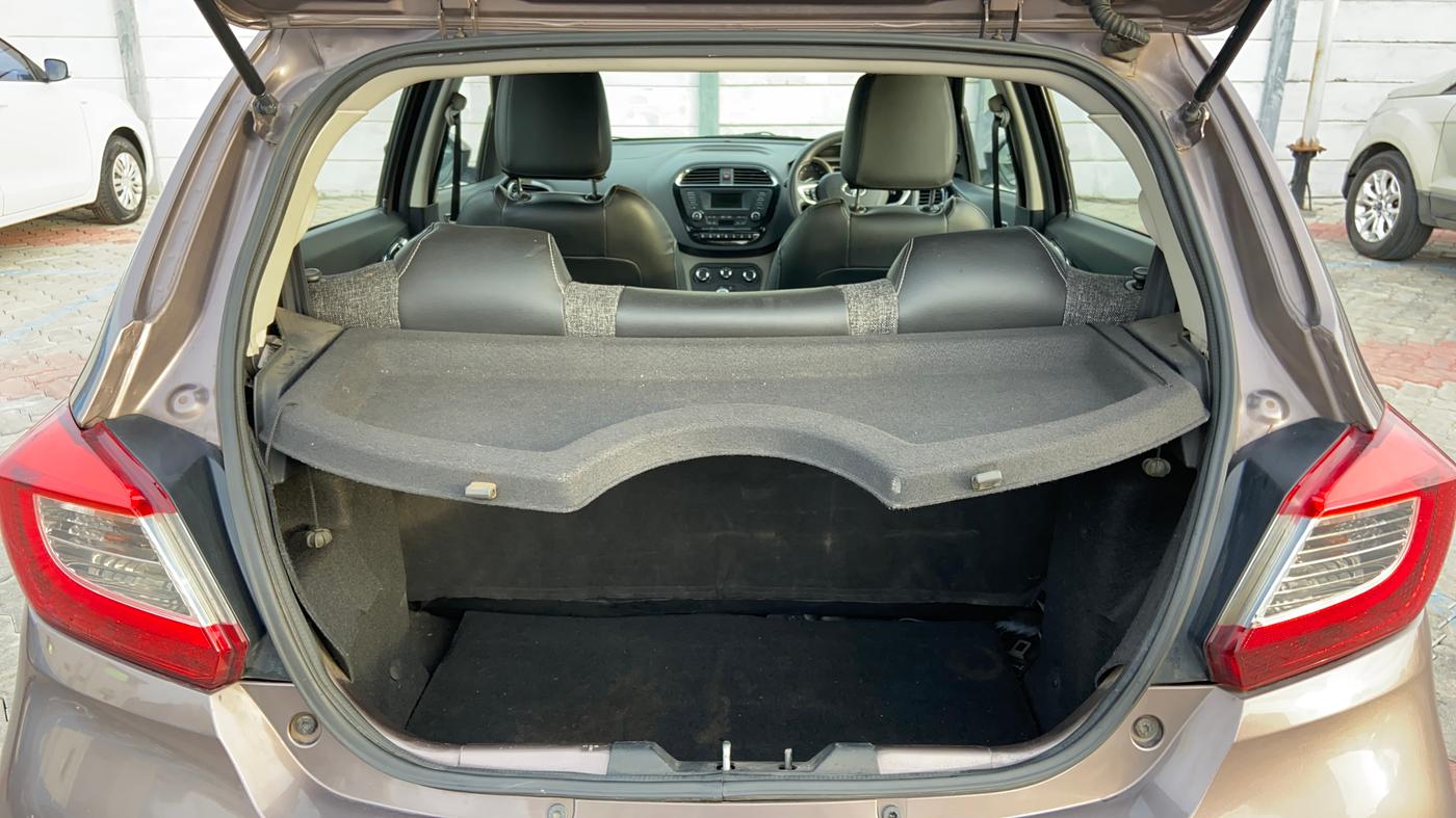 2016 Tata Tiago XZ PETROL, Petrol, Manual, 51,734 km, Boot Inside