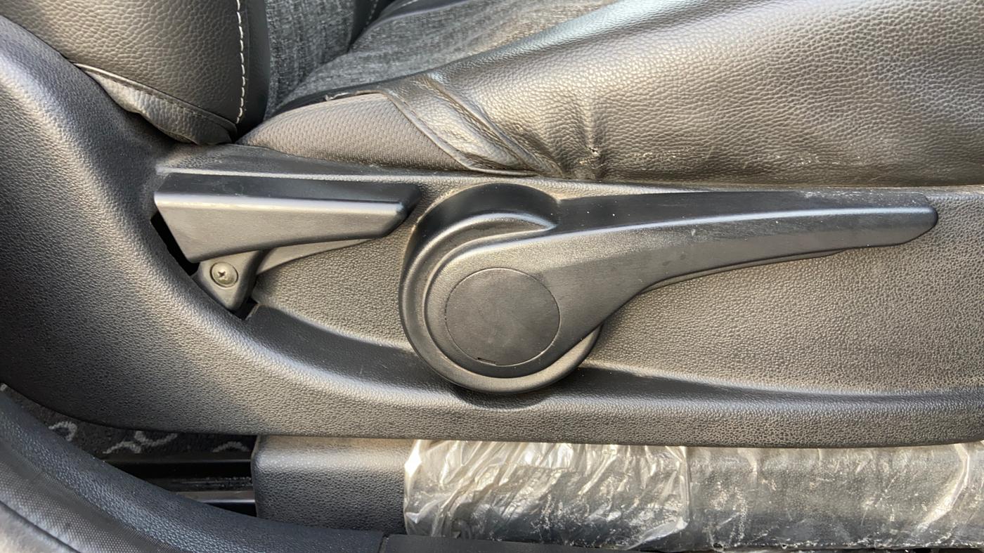 2016 Tata Tiago XZ PETROL, Petrol, Manual, 51,734 km, Driver Side Adjustment Panel