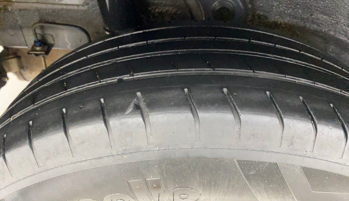 2021 Hyundai VENUE S 1.2, Petrol, Manual, 46,464 km, Right Rear Tyre Tread