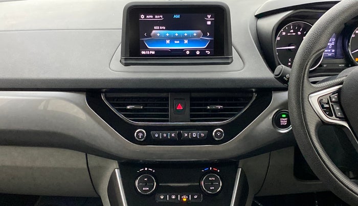 2018 Tata NEXON XZ+ 1.5 Dual Tone, Diesel, Manual, 33,088 km, Air Conditioner
