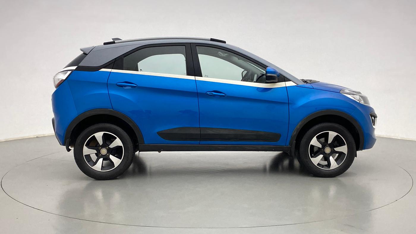 2018 Tata NEXON XZ+ 1.5 Dual Tone, Diesel, Manual, 33,088 km, Right Side View