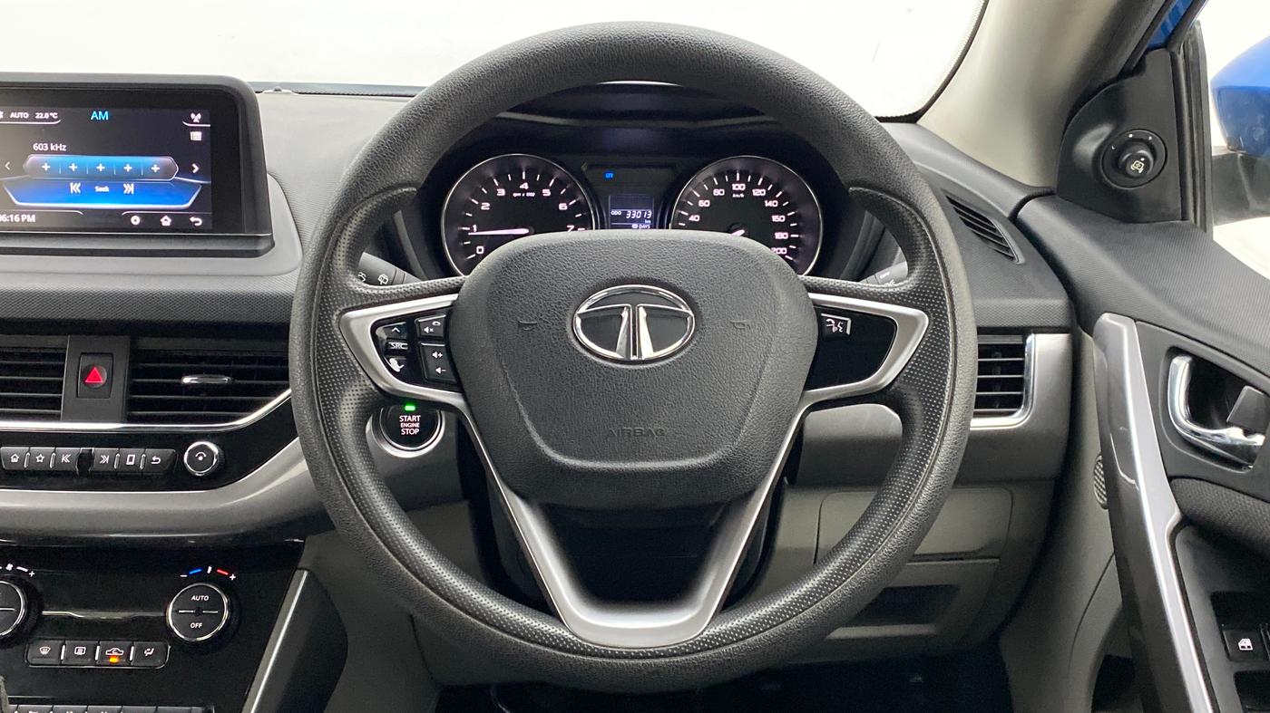 2018 Tata NEXON XZ+ 1.5 Dual Tone, Diesel, Manual, 33,088 km, Steering Wheel Close Up
