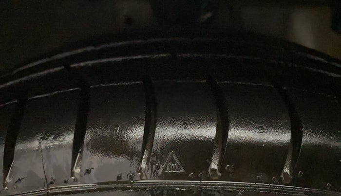 2018 Hyundai Eon ERA +, Petrol, Manual, 53,338 km, Right Front Tyre Tread