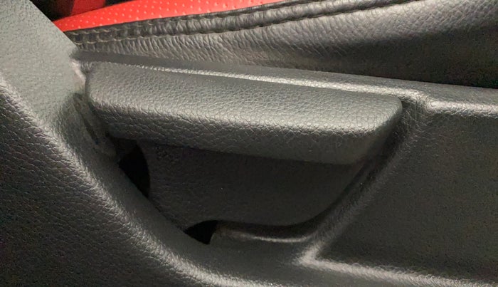 2018 Hyundai Eon ERA +, Petrol, Manual, 53,338 km, Driver Side Adjustment Panel