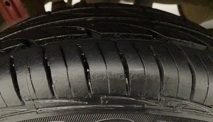 2018 Maruti Alto 800 VXI, Petrol, Manual, 22,914 km, Right Front Tyre Tread