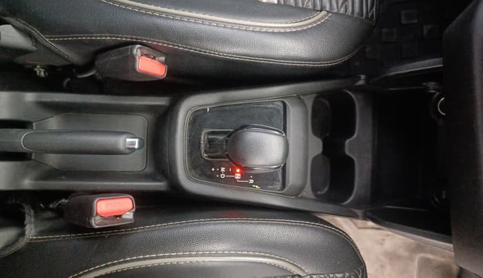 2024 Maruti Swift VXi AMT, Petrol, Automatic, 68,450 km, Gear Lever