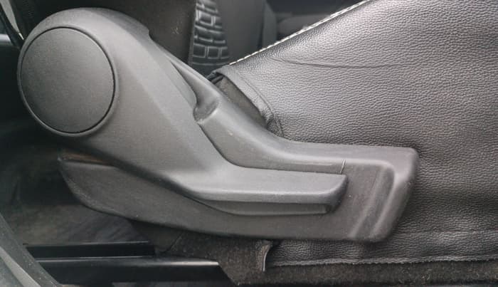 2024 Maruti Swift VXi AMT, Petrol, Automatic, 68,450 km, Driver Side Adjustment Panel