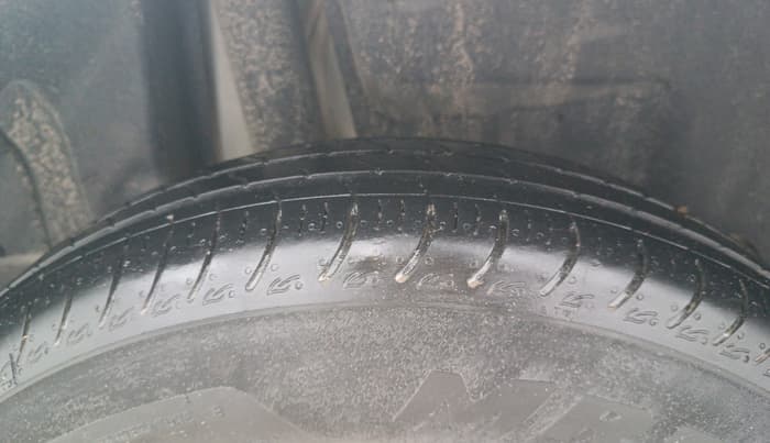 2024 Maruti Swift VXi AMT, Petrol, Automatic, 68,450 km, Right Rear Tyre Tread