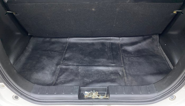 2021 Maruti Alto LXI, Petrol, Manual, 27,490 km, Boot Inside