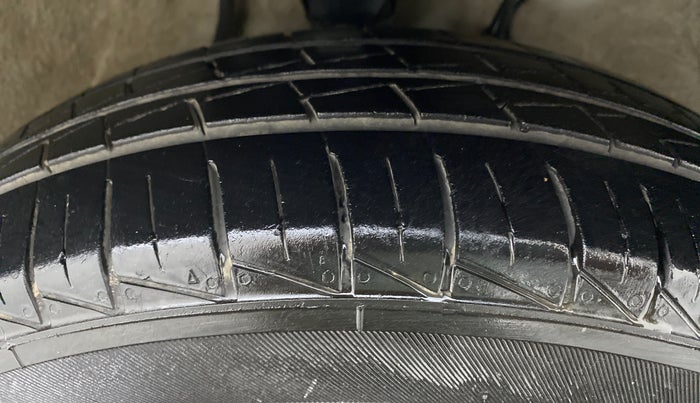 2021 Maruti Alto LXI, Petrol, Manual, 27,490 km, Right Front Tyre Tread