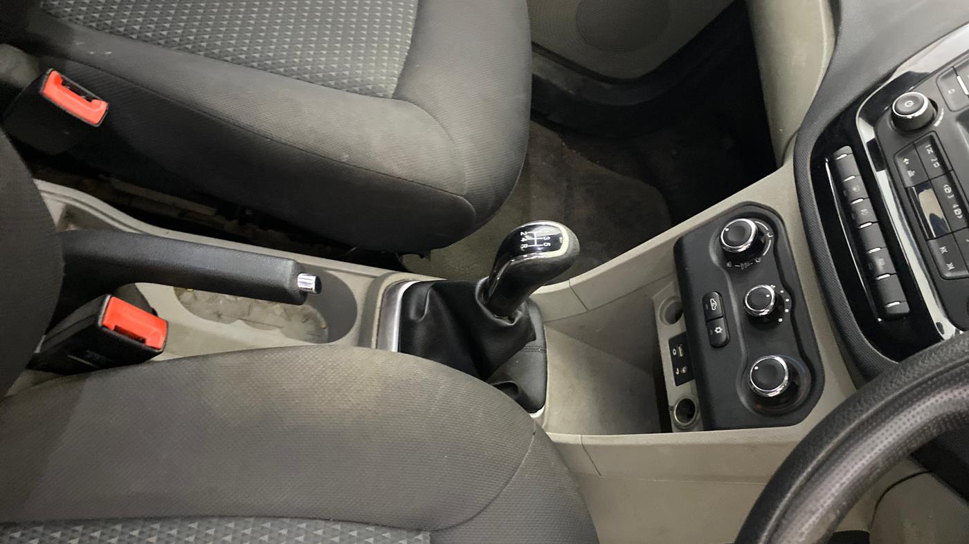 2017 Tata Tiago XZ PETROL, Petrol, Manual, 61,742 km, Gear Lever