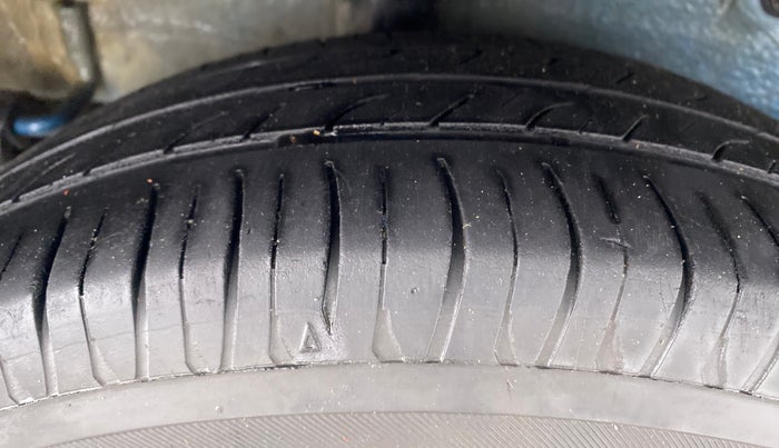 2014 Maruti Celerio VXI d, Petrol, Manual, 63,064 km, Right Rear Tyre Tread