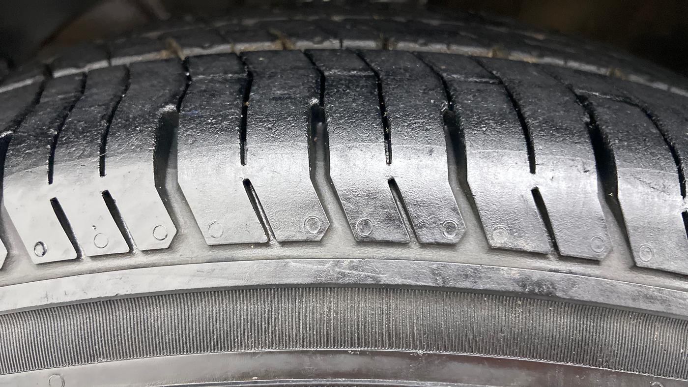2015 Maruti Baleno SIGMA 1.2 K12, Petrol, Manual, 1,07,227 km, Left Front Tyre Tread