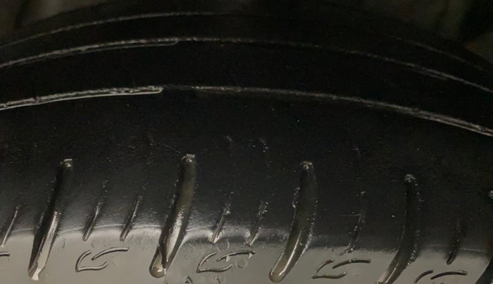 2016 Ford Ecosport TITANIUM 1.5L DIESEL, Diesel, Manual, 76,965 km, Right Front Tyre Tread