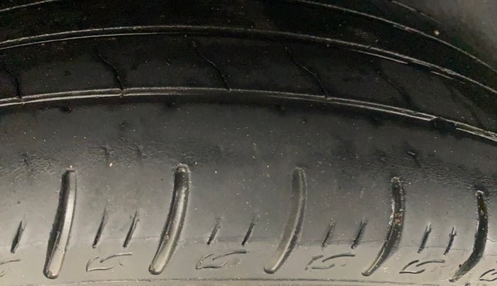 2016 Ford Ecosport TITANIUM 1.5L DIESEL, Diesel, Manual, 76,965 km, Right Rear Tyre Tread