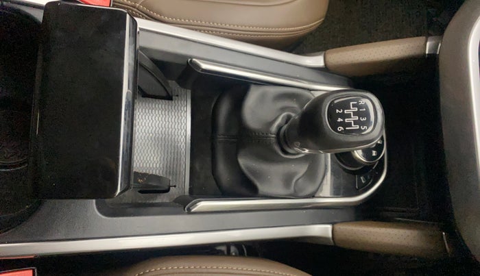 2019 Tata Harrier XZ 2.0L, Diesel, Manual, 45,208 km, Gear Lever