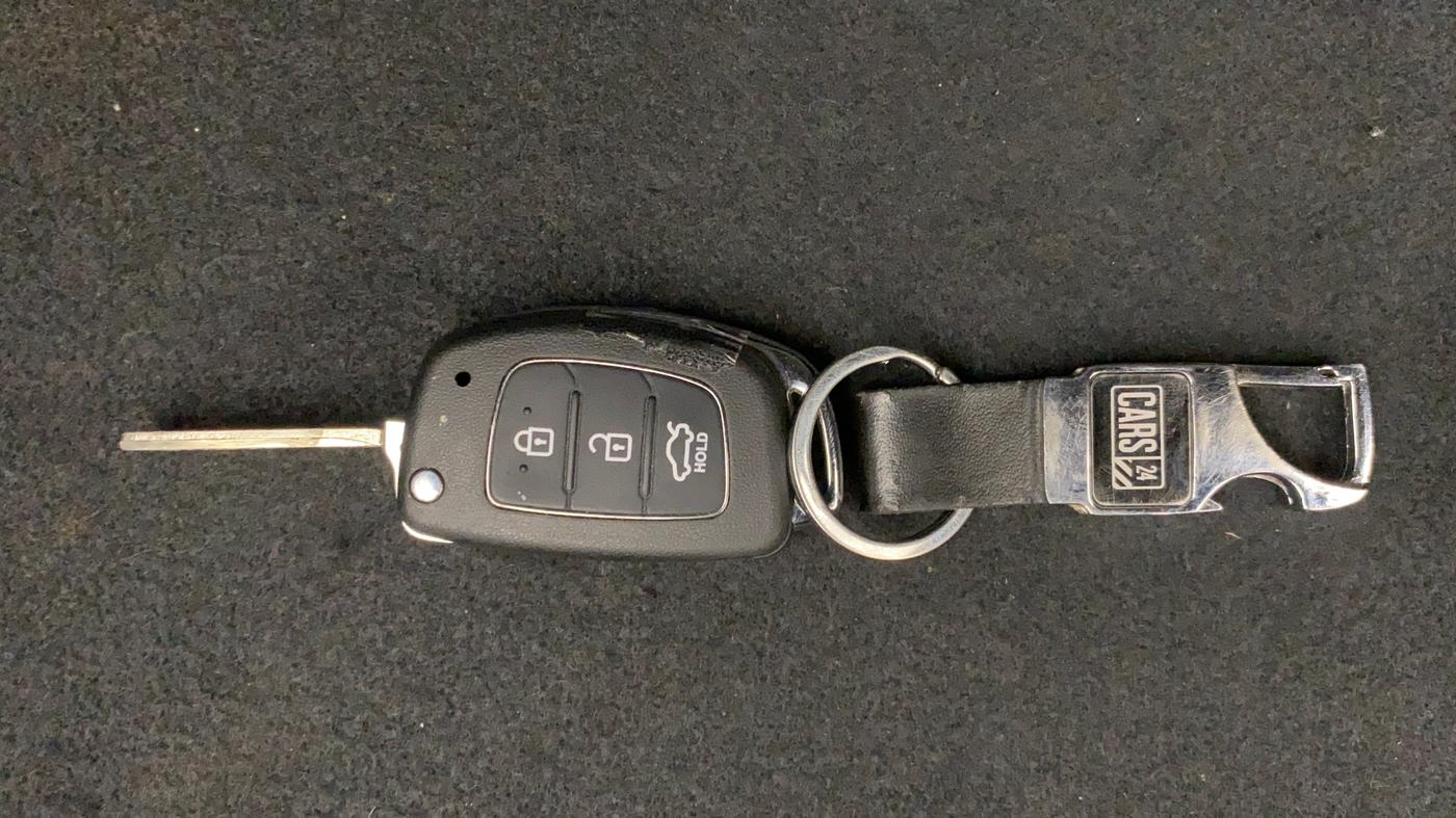 2015 Hyundai Verna 1.6 CRDI SX, Diesel, Manual, 58,676 km, Key Close Up